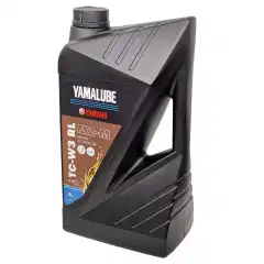 Til alle Yamaha 2-takts p&aring;hengere. Kan blandes i bensin, husk ikke mer enn 1% p&aring; alle motorer fra 1978 og nyere, eller i oljetanken. HPDI motorer ogs&aring;.