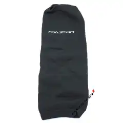 Svart fendertrekk 0827 for 8x27"med brodert Axopar-logo.<br />
Passer fendere brukt i Axopar 37<br />
1 stk. pr pk.